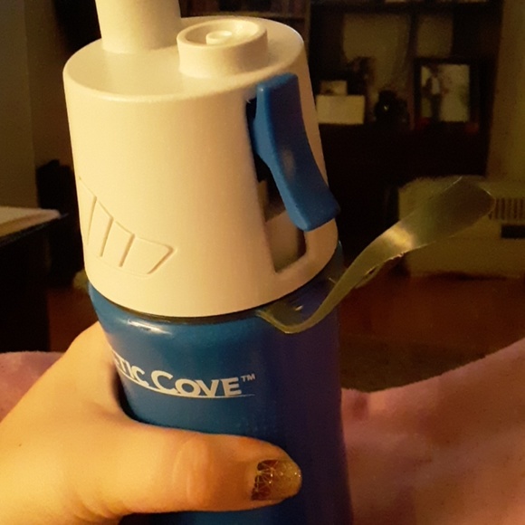 Water bottle - Picture 3 of 3